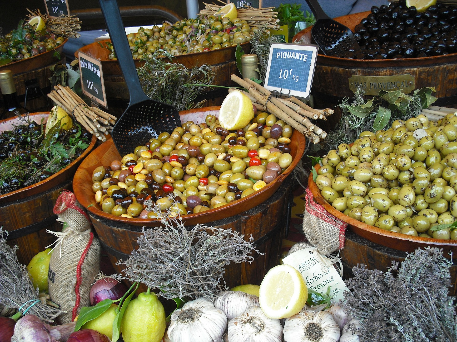  The markets of Provence